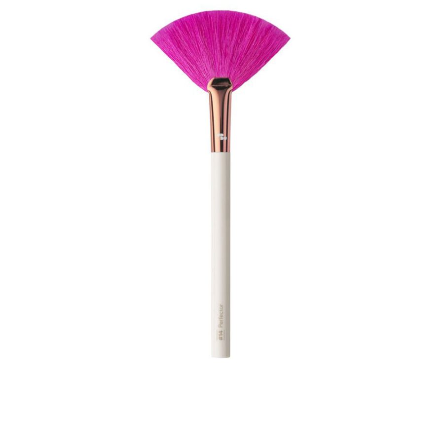 Ubu - urban beauty united FRANCE ME fan brush 1 u